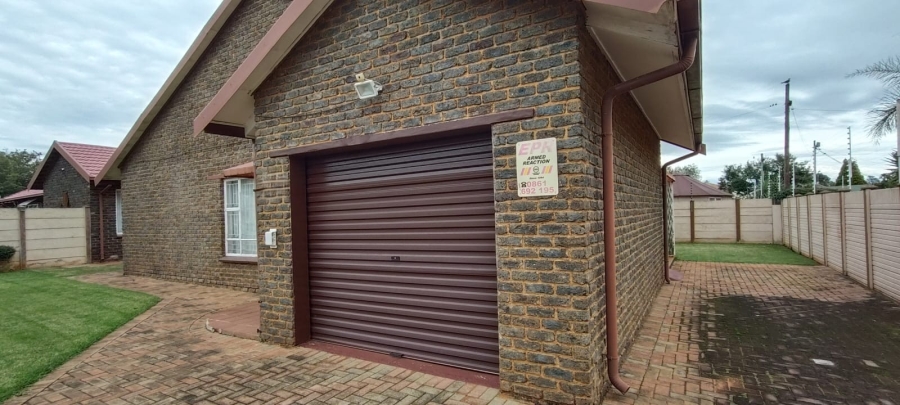 4 Bedroom Property for Sale in Westonaria Gauteng