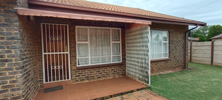4 Bedroom Property for Sale in Westonaria Gauteng