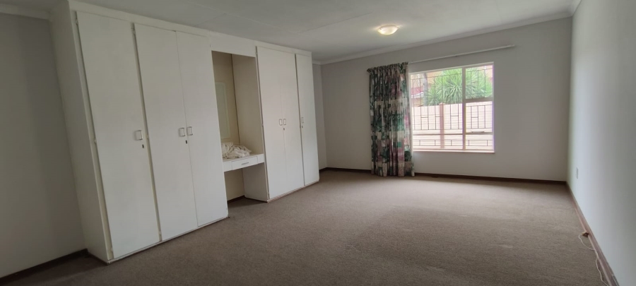 4 Bedroom Property for Sale in Westonaria Gauteng