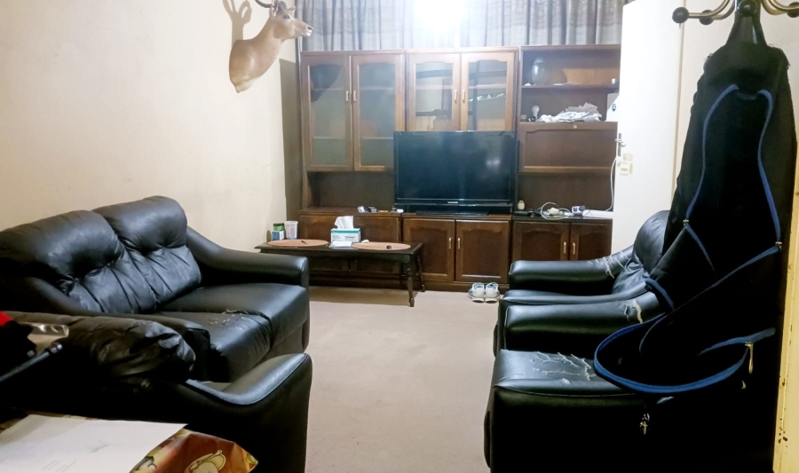 To Let 4 Bedroom Property for Rent in Windsor West Gauteng