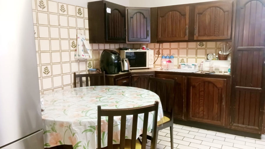 To Let 4 Bedroom Property for Rent in Windsor West Gauteng