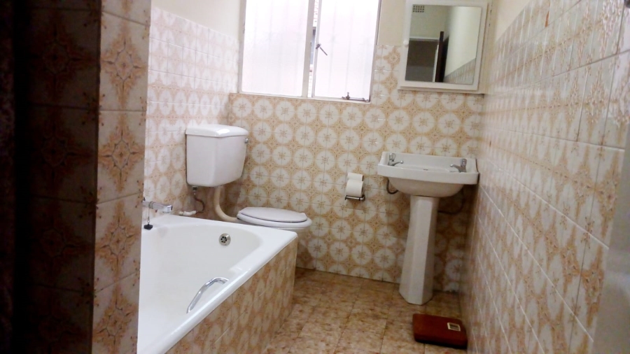 To Let 4 Bedroom Property for Rent in Windsor West Gauteng