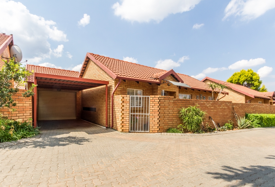 2 Bedroom Property for Sale in Equestria Gauteng