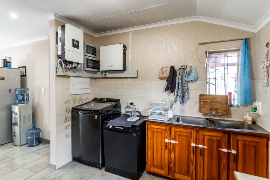 2 Bedroom Property for Sale in Waverley Gauteng