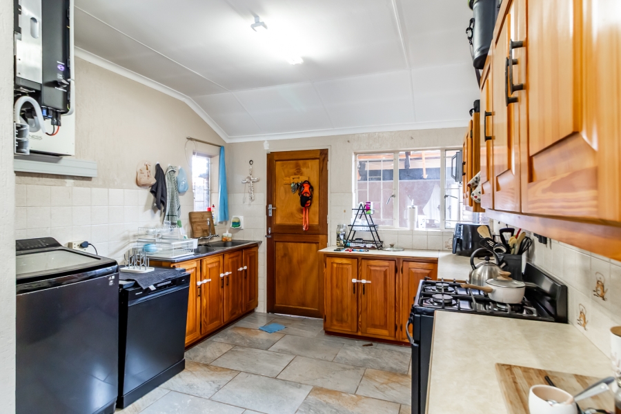 2 Bedroom Property for Sale in Waverley Gauteng