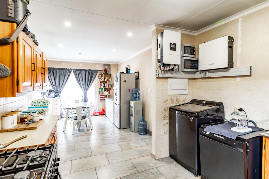 2 Bedroom Property for Sale in Waverley Gauteng