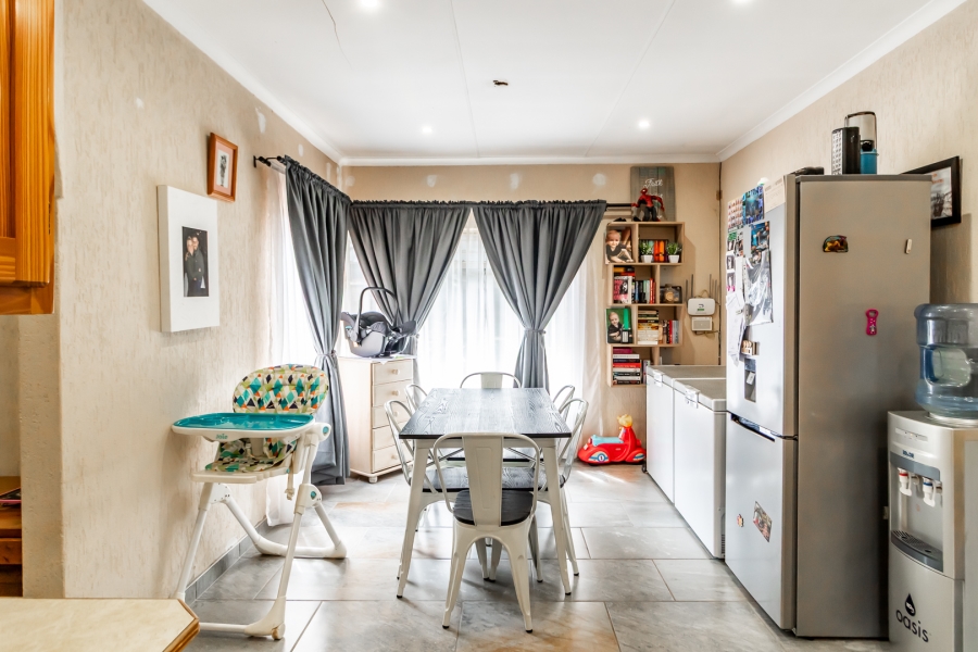 2 Bedroom Property for Sale in Waverley Gauteng