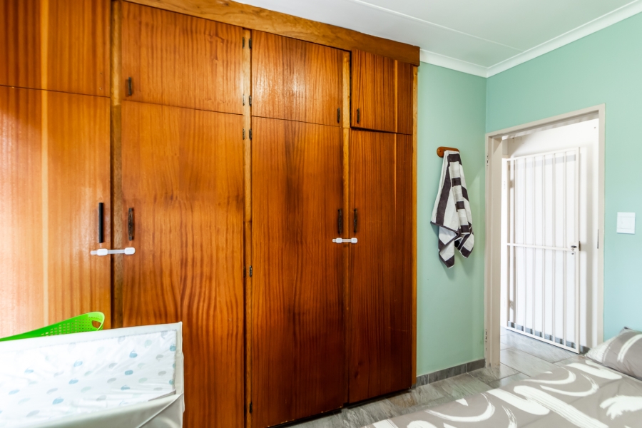 2 Bedroom Property for Sale in Waverley Gauteng