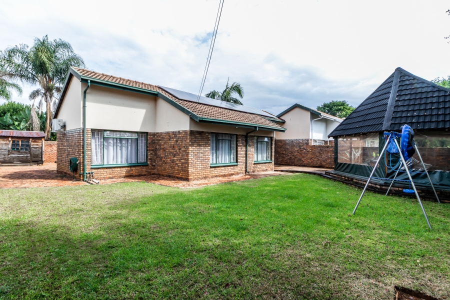 2 Bedroom Property for Sale in Waverley Gauteng