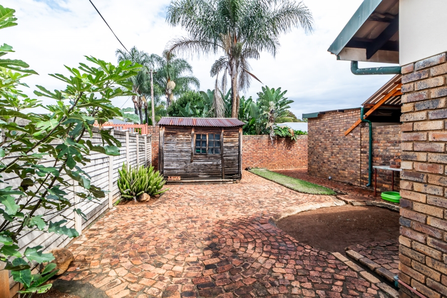 2 Bedroom Property for Sale in Waverley Gauteng