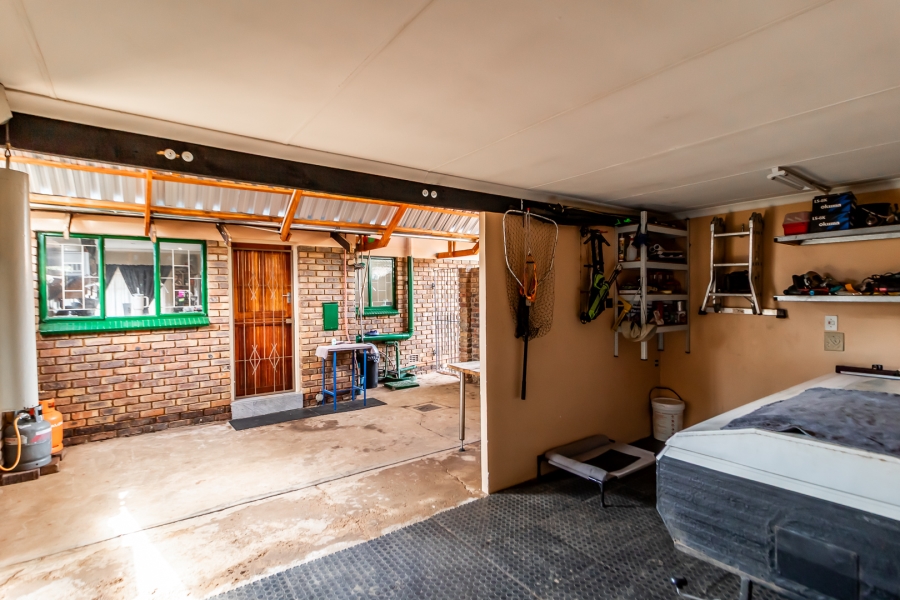 2 Bedroom Property for Sale in Waverley Gauteng