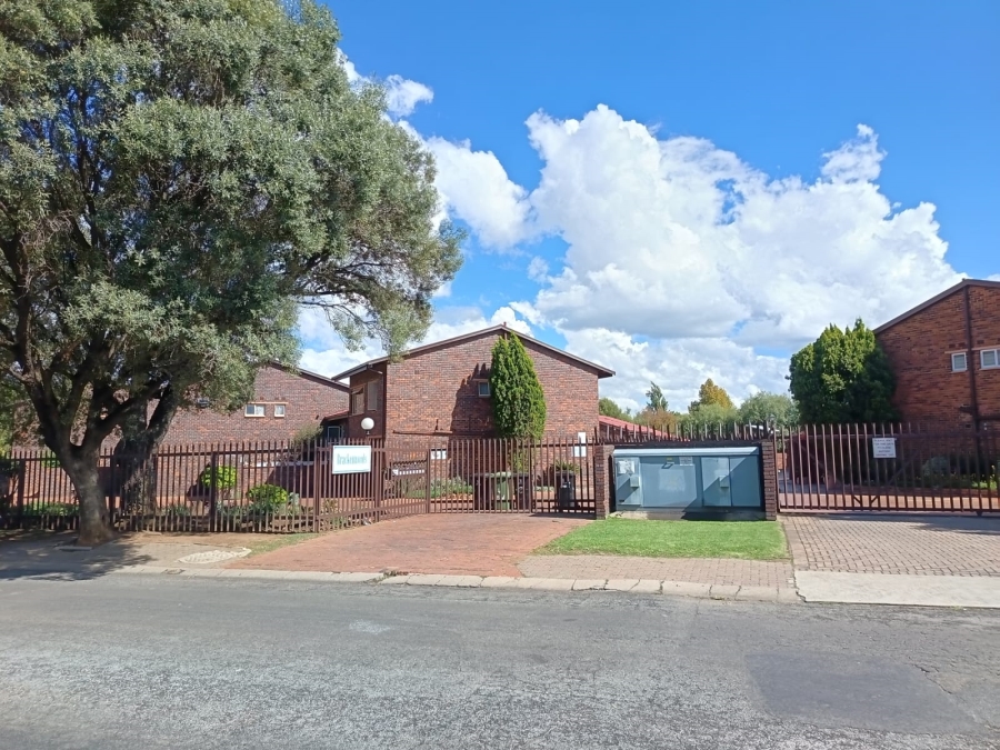 3 Bedroom Property for Sale in Brackenhurst Gauteng