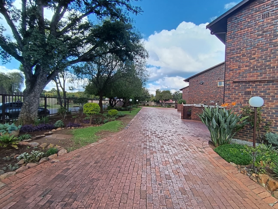 3 Bedroom Property for Sale in Brackenhurst Gauteng