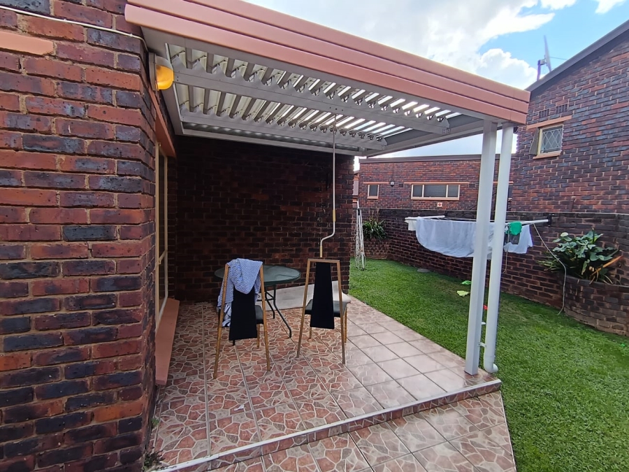 3 Bedroom Property for Sale in Brackenhurst Gauteng