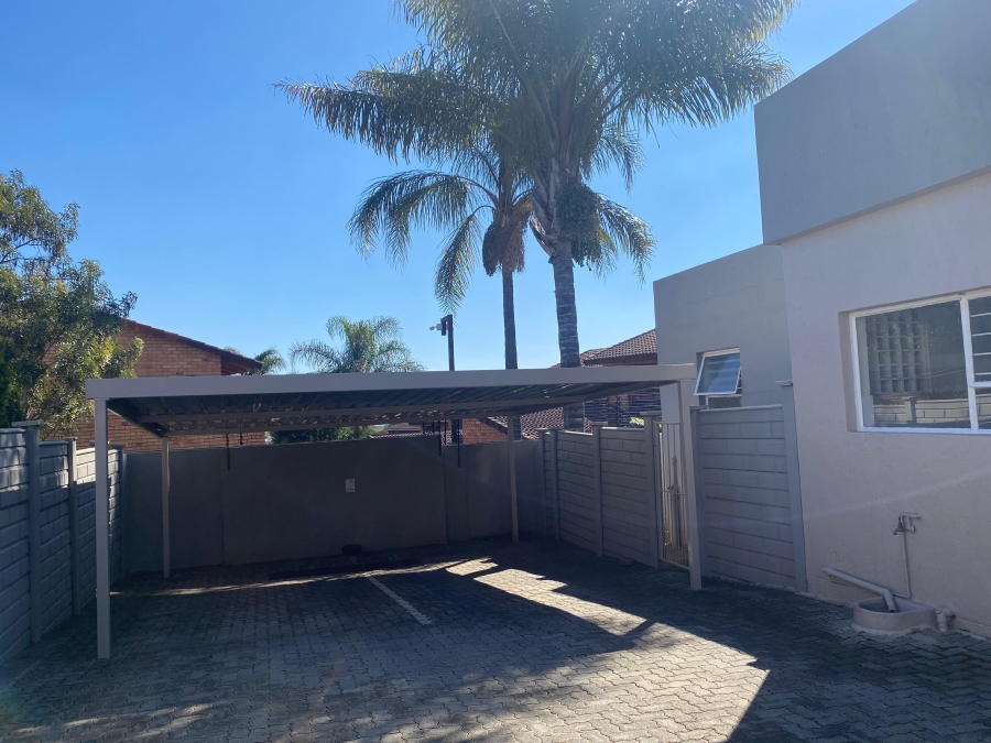 3 Bedroom Property for Sale in Radiokop Gauteng