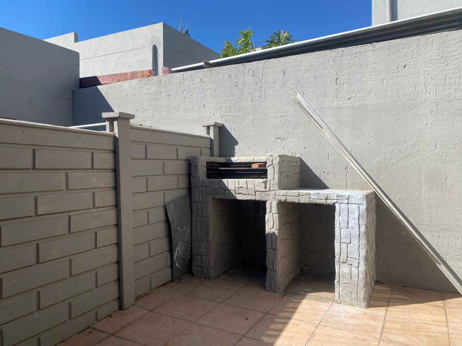 3 Bedroom Property for Sale in Radiokop Gauteng