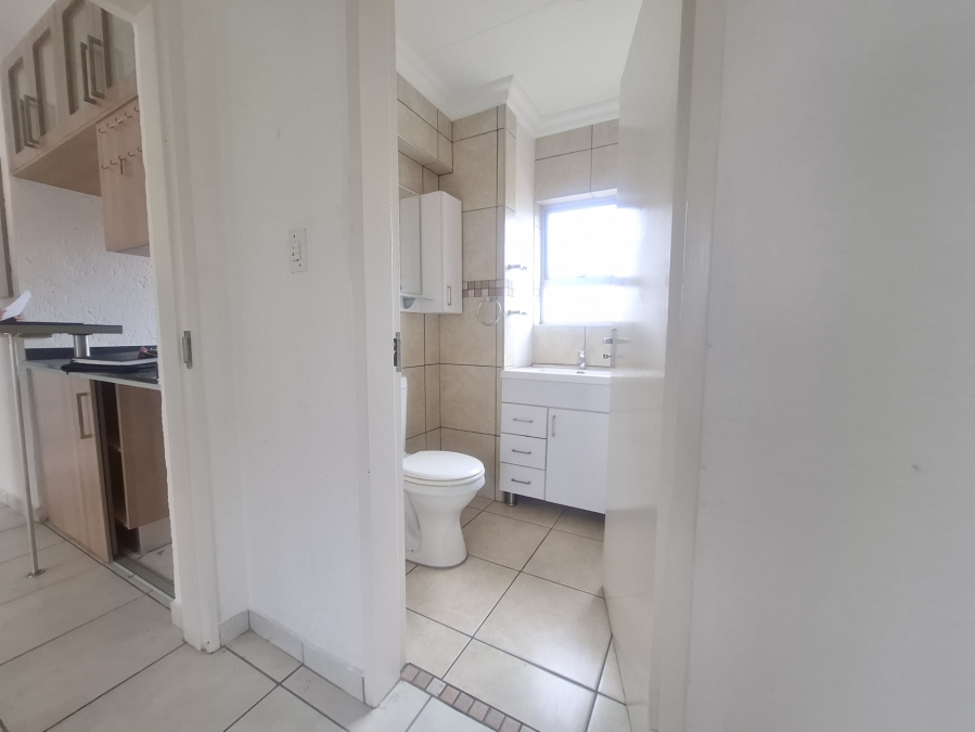 1 Bedroom Property for Sale in Bedford Gardens Gauteng