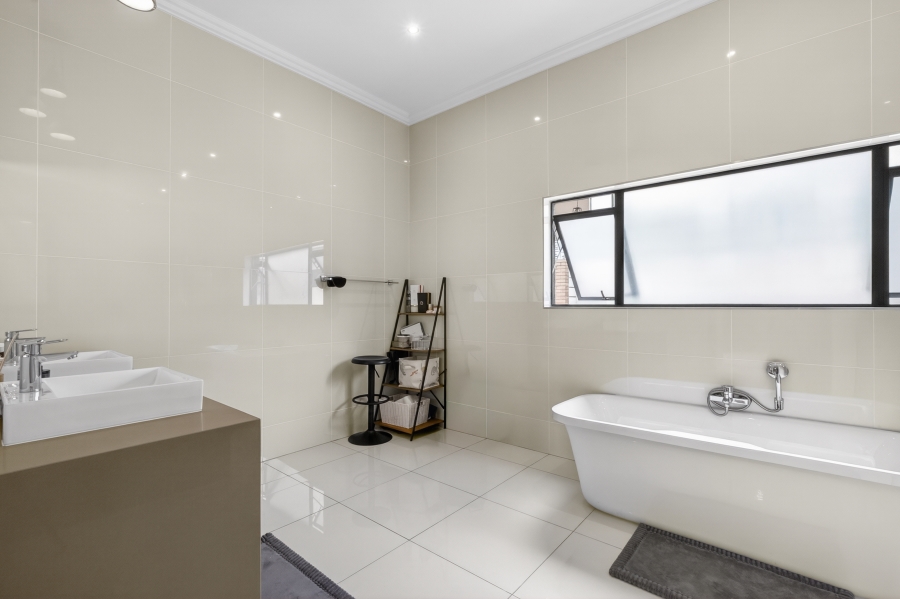 3 Bedroom Property for Sale in Bryanston Gauteng