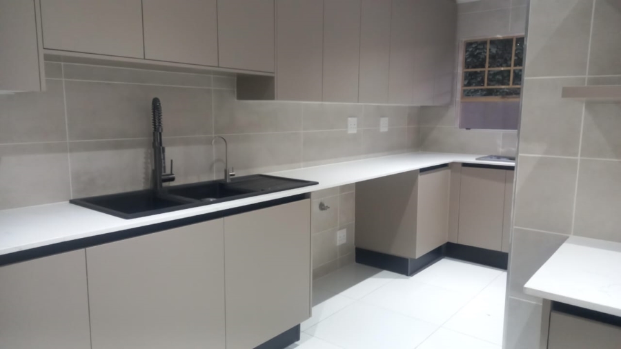 To Let 4 Bedroom Property for Rent in Ferndale Gauteng