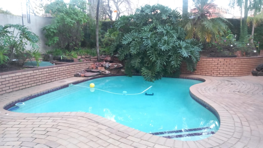 To Let 4 Bedroom Property for Rent in Ferndale Gauteng