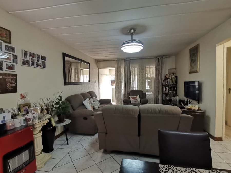 3 Bedroom Property for Sale in Oakdene Gauteng