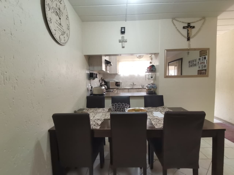 3 Bedroom Property for Sale in Oakdene Gauteng