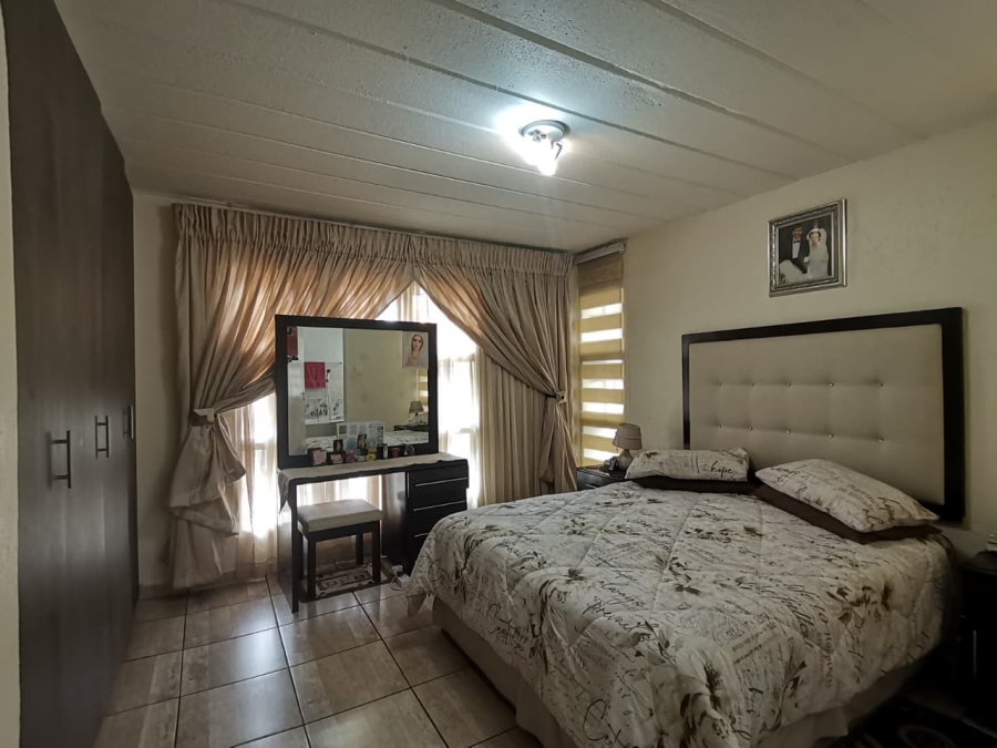 3 Bedroom Property for Sale in Oakdene Gauteng