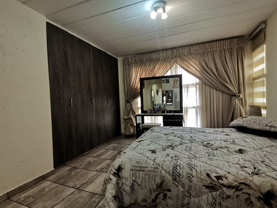 3 Bedroom Property for Sale in Oakdene Gauteng
