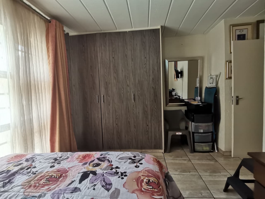 3 Bedroom Property for Sale in Oakdene Gauteng