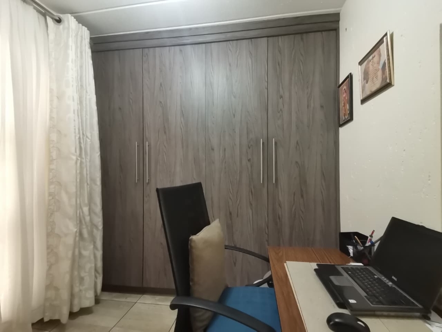 3 Bedroom Property for Sale in Oakdene Gauteng