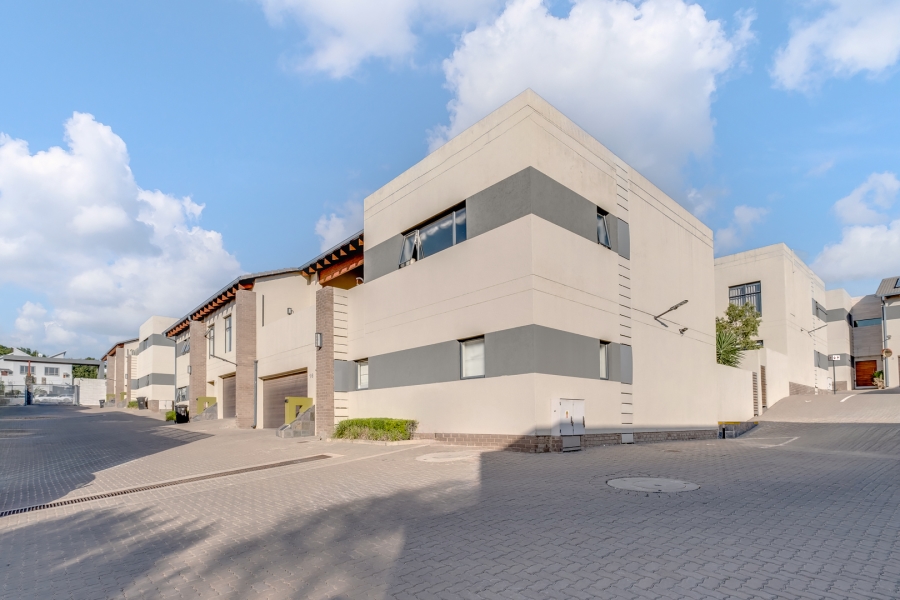 3 Bedroom Property for Sale in Bryanston Gauteng