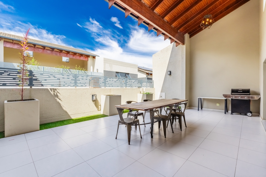 3 Bedroom Property for Sale in Bryanston Gauteng