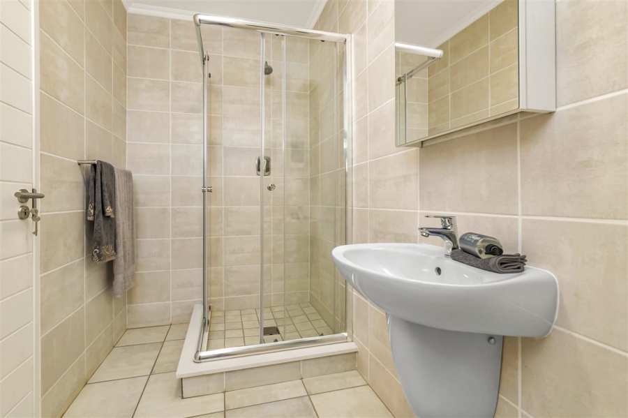 1 Bedroom Property for Sale in Lilianton Gauteng