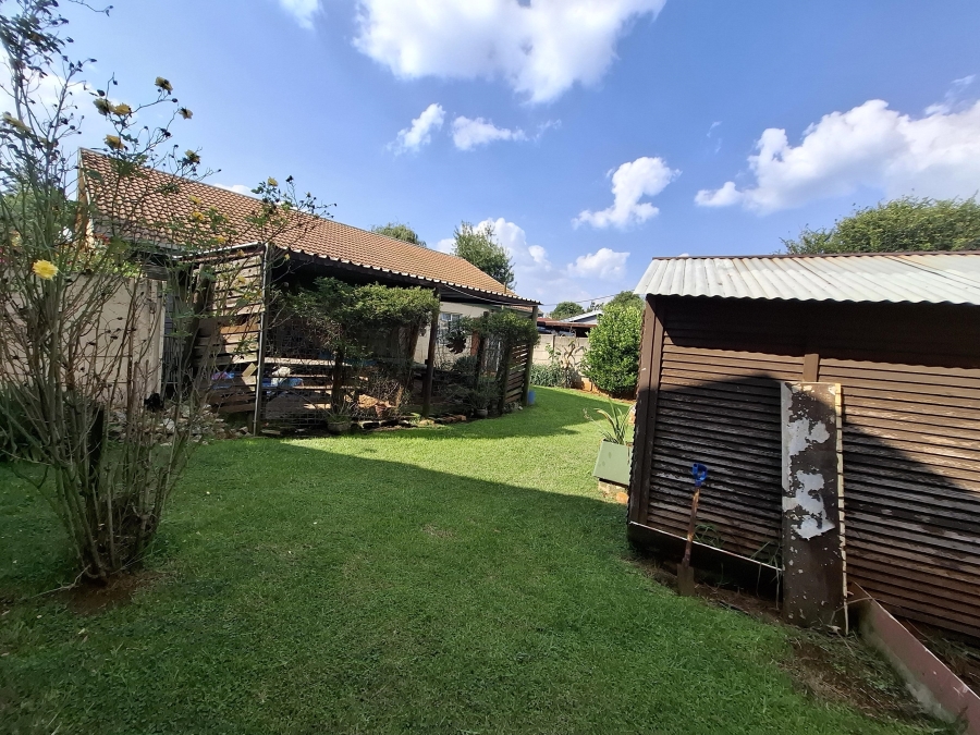 3 Bedroom Property for Sale in Strubenvale Gauteng