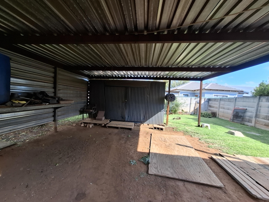 3 Bedroom Property for Sale in Strubenvale Gauteng