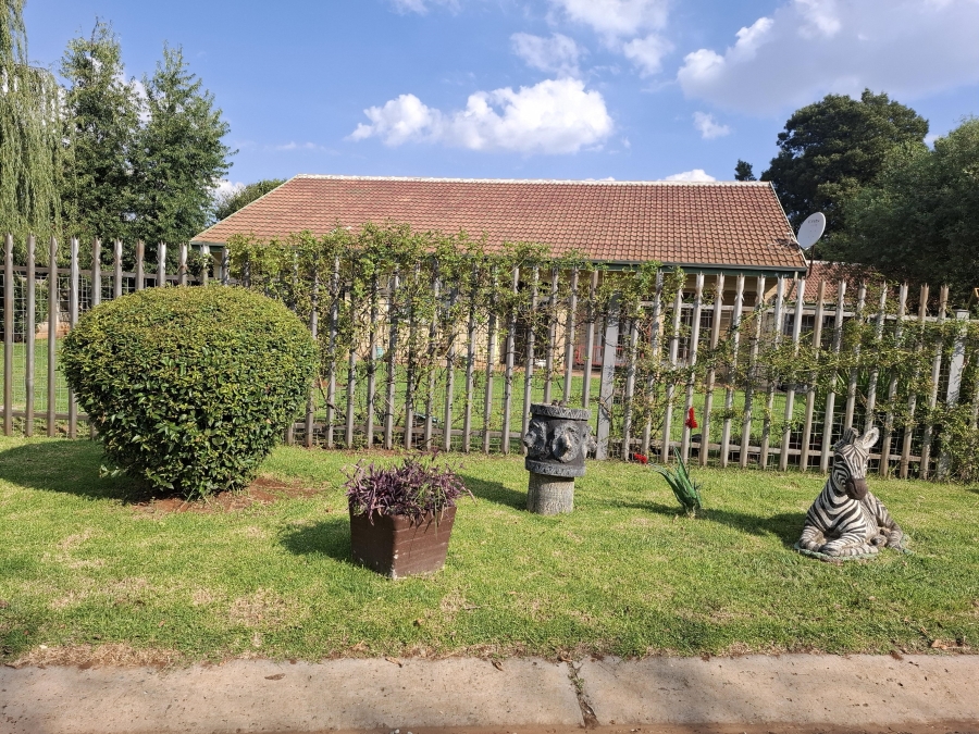 3 Bedroom Property for Sale in Strubenvale Gauteng