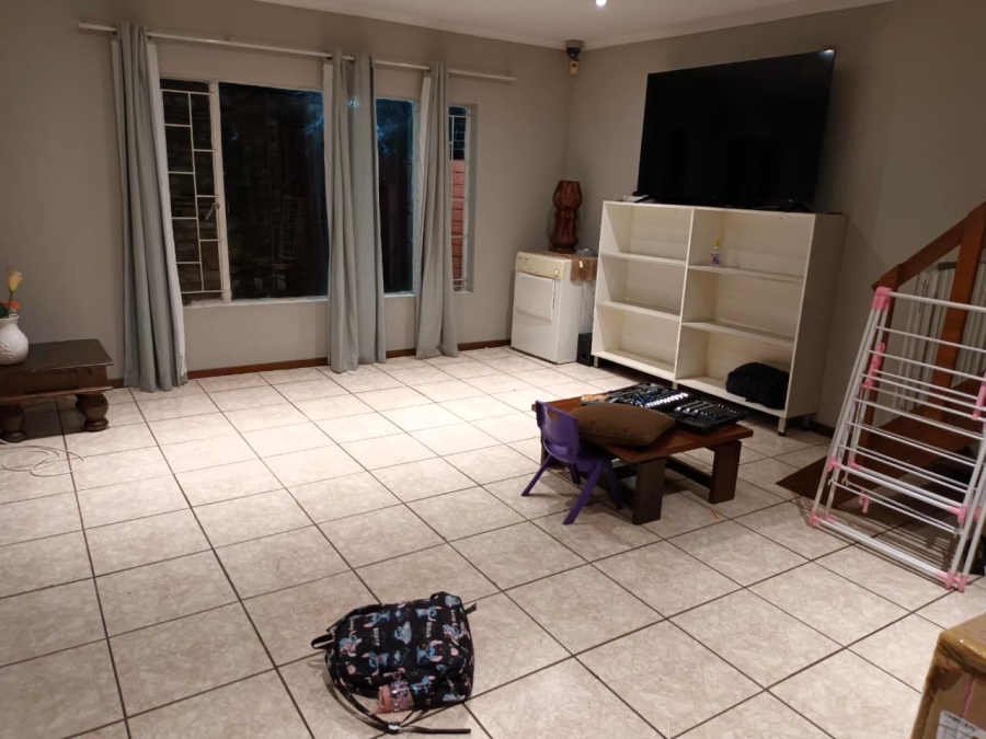 To Let 4 Bedroom Property for Rent in Zwartkop Gauteng