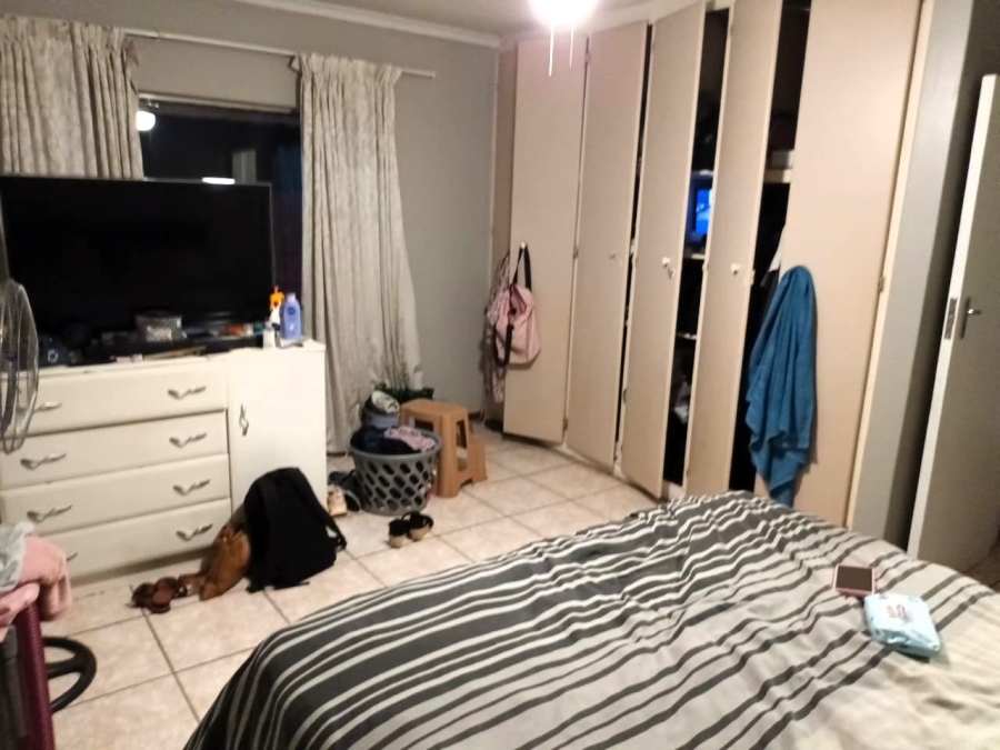 To Let 4 Bedroom Property for Rent in Zwartkop Gauteng