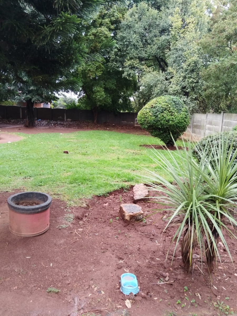 To Let 4 Bedroom Property for Rent in Birch Acres Gauteng