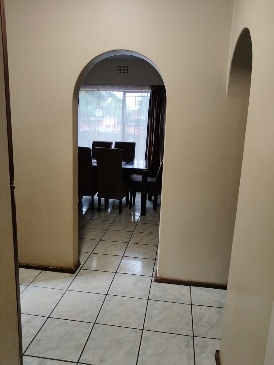 To Let 4 Bedroom Property for Rent in Birch Acres Gauteng