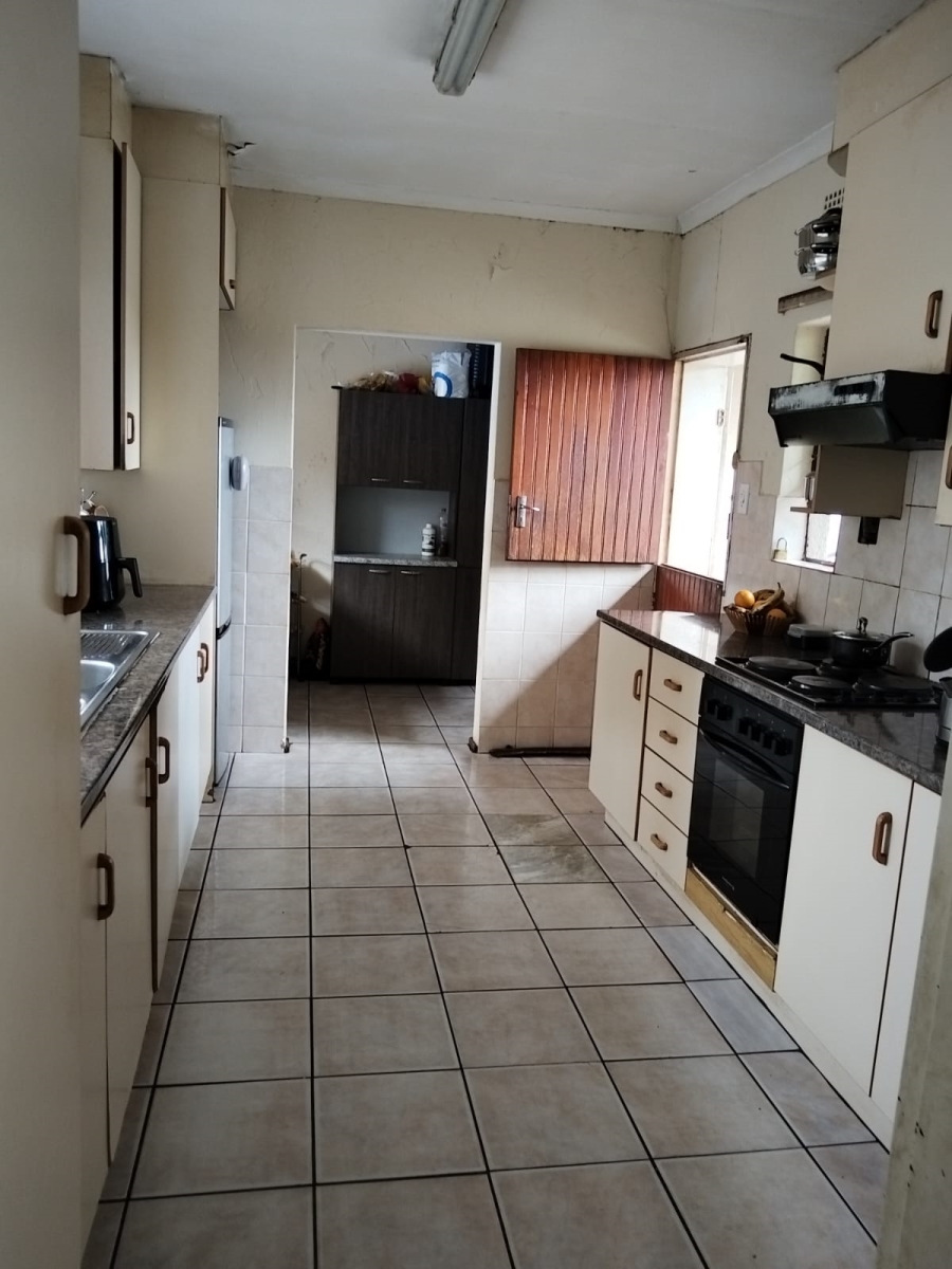 To Let 4 Bedroom Property for Rent in Birch Acres Gauteng