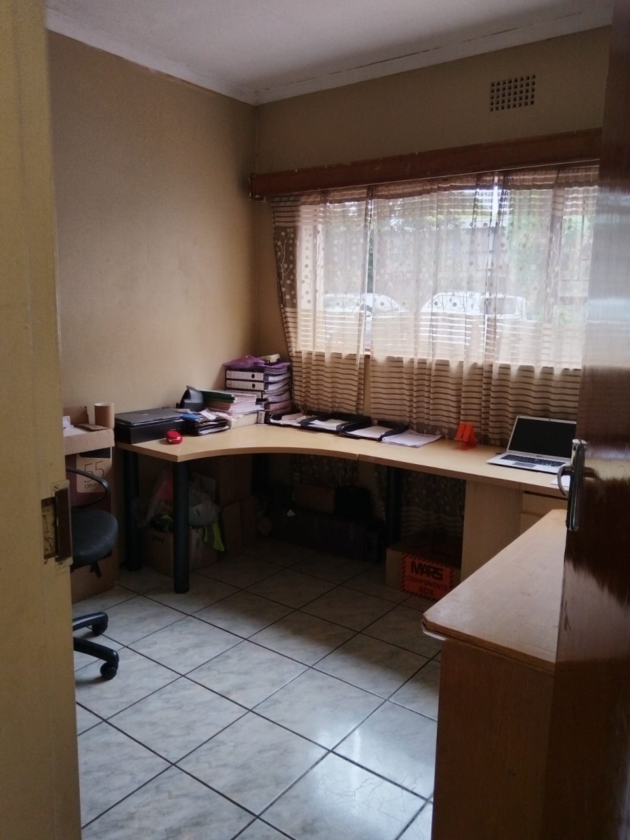 To Let 4 Bedroom Property for Rent in Birch Acres Gauteng