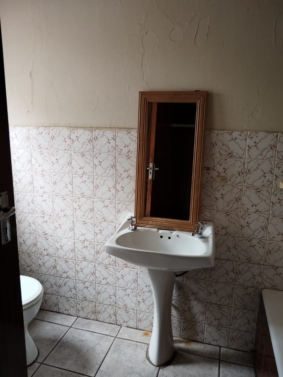 To Let 4 Bedroom Property for Rent in Birch Acres Gauteng