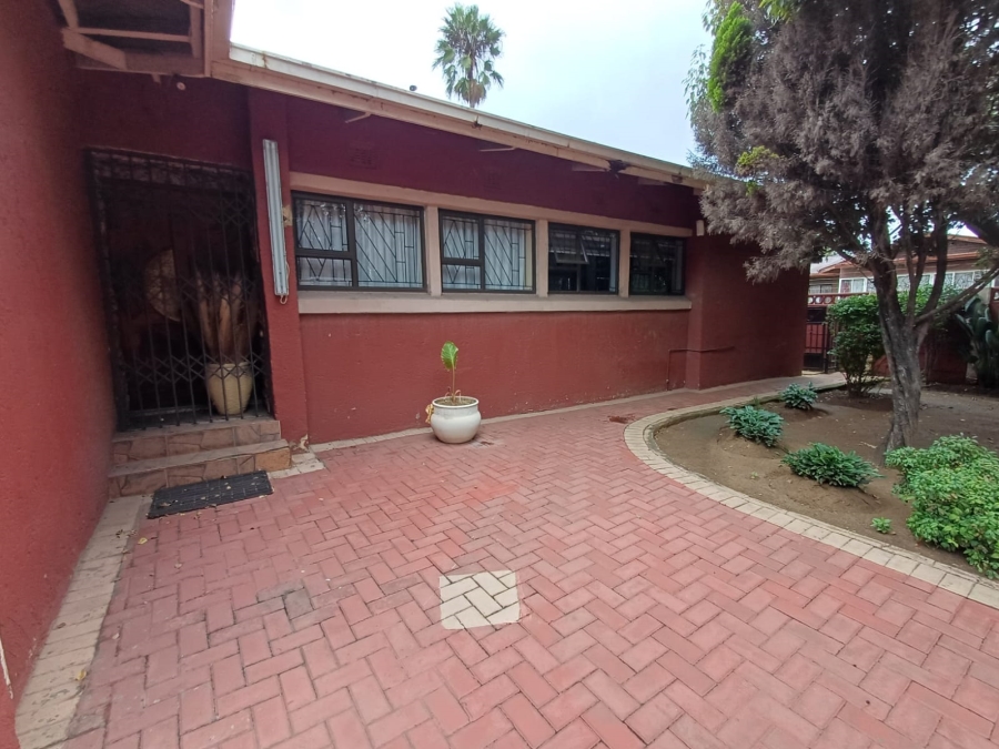 3 Bedroom Property for Sale in Vanderbijlpark CW 5 Gauteng