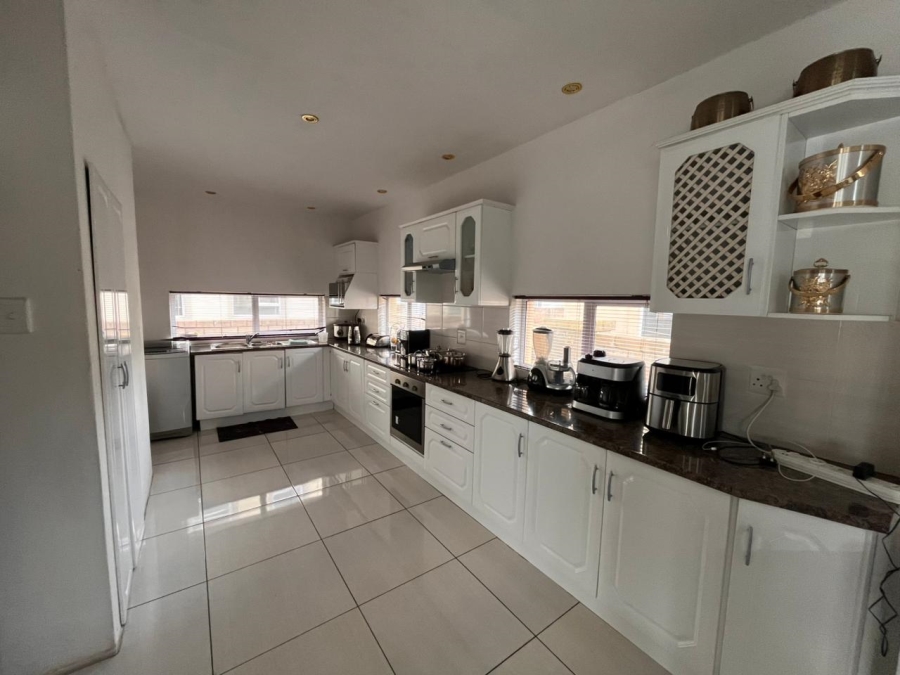 4 Bedroom Property for Sale in Riverspray Lifestyle Estate Gauteng