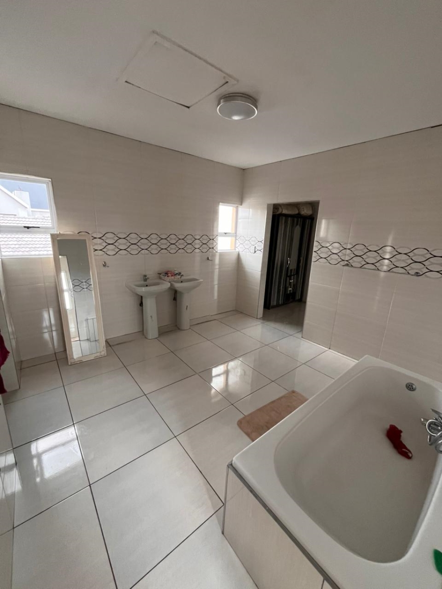 4 Bedroom Property for Sale in Riverspray Lifestyle Estate Gauteng