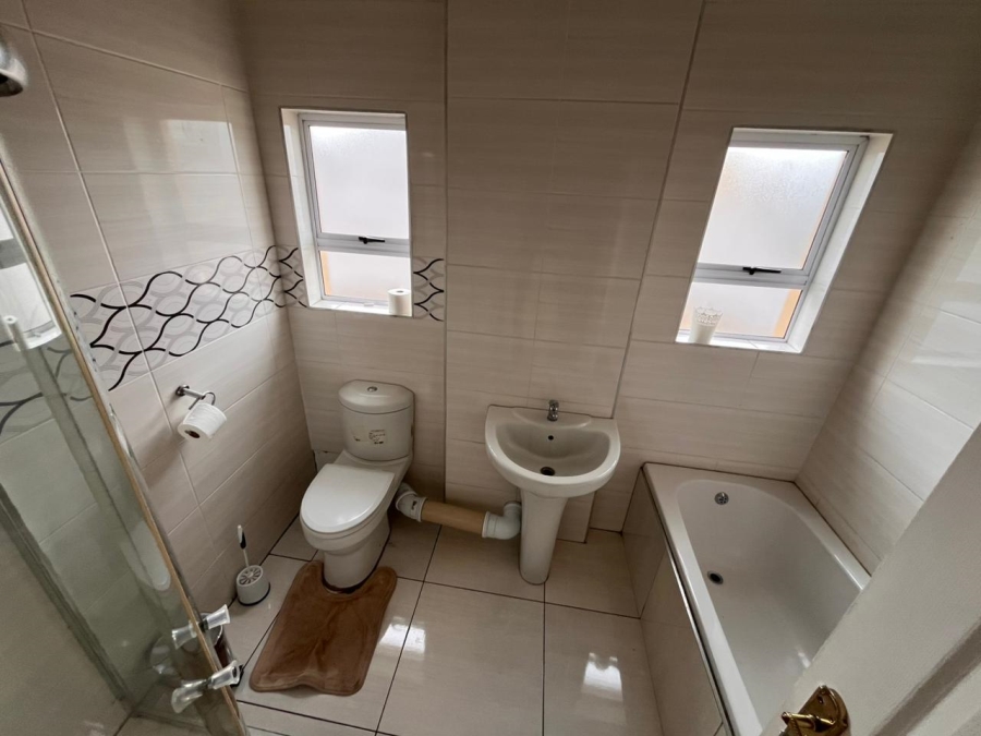 4 Bedroom Property for Sale in Riverspray Lifestyle Estate Gauteng