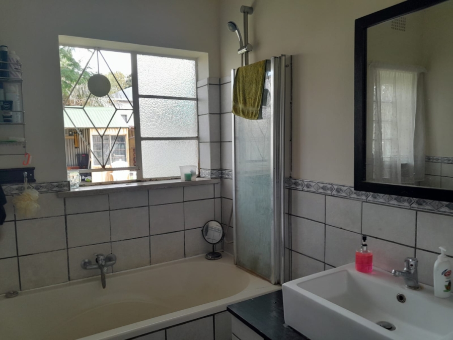 3 Bedroom Property for Sale in Edenvale Central Gauteng
