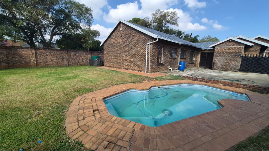 To Let 3 Bedroom Property for Rent in Eastleigh Gauteng