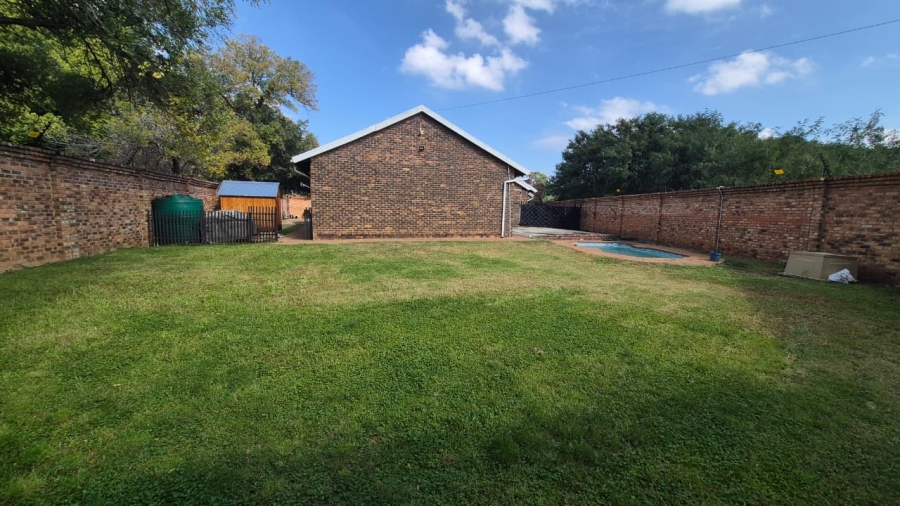 To Let 3 Bedroom Property for Rent in Eastleigh Gauteng